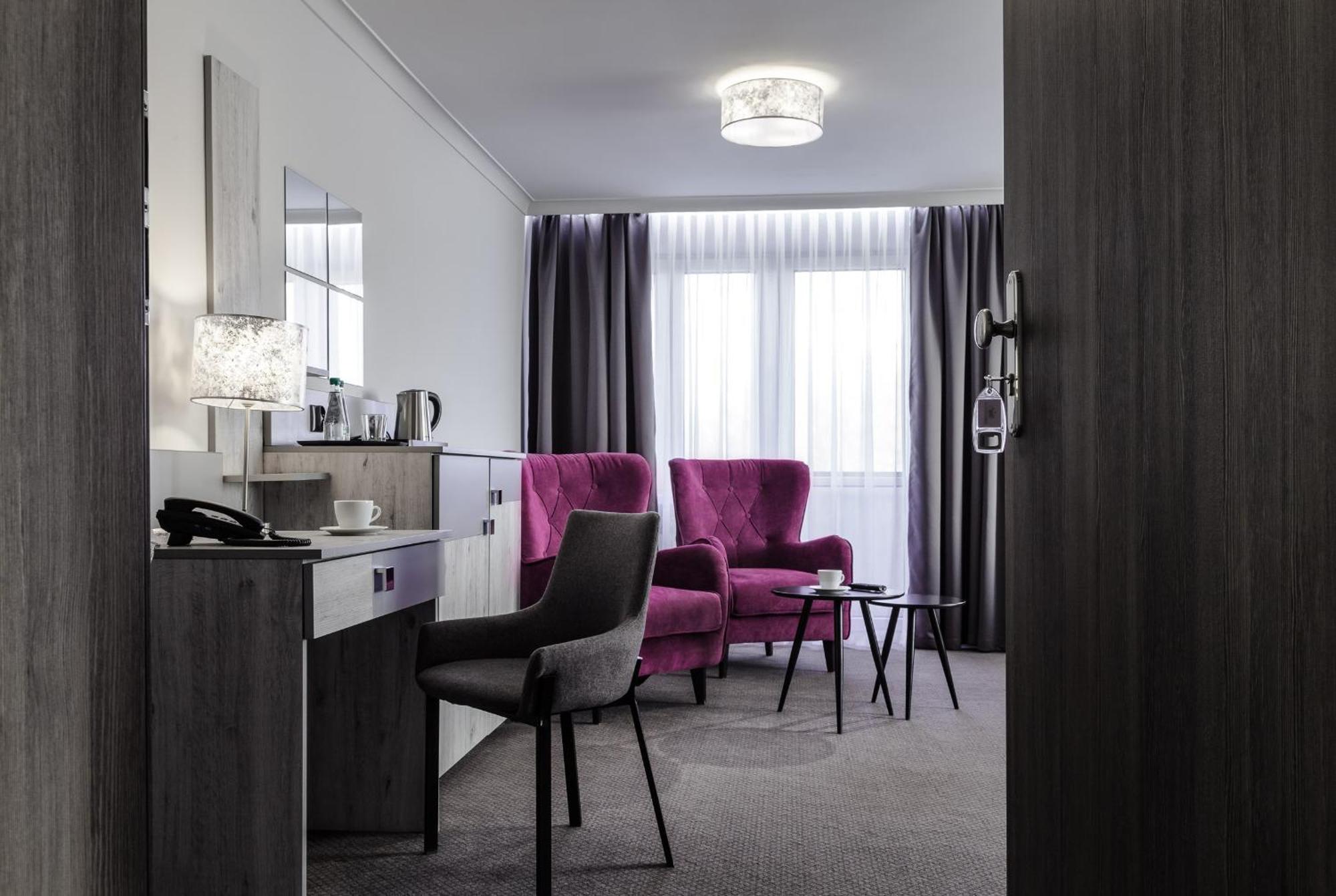 Hotel Cristal Park Tarnów Eksteriør bilde