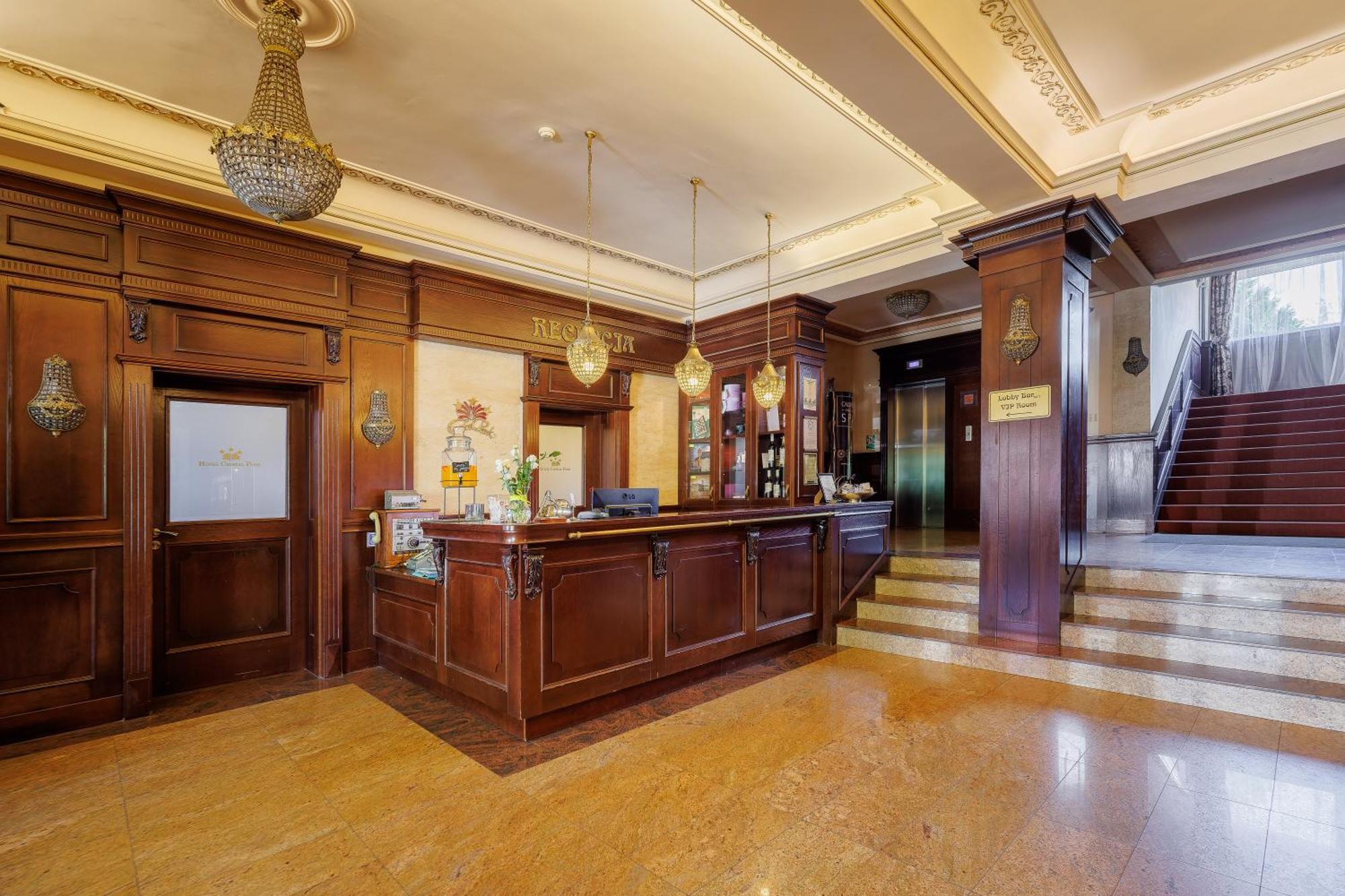 Hotel Cristal Park Tarnów Eksteriør bilde