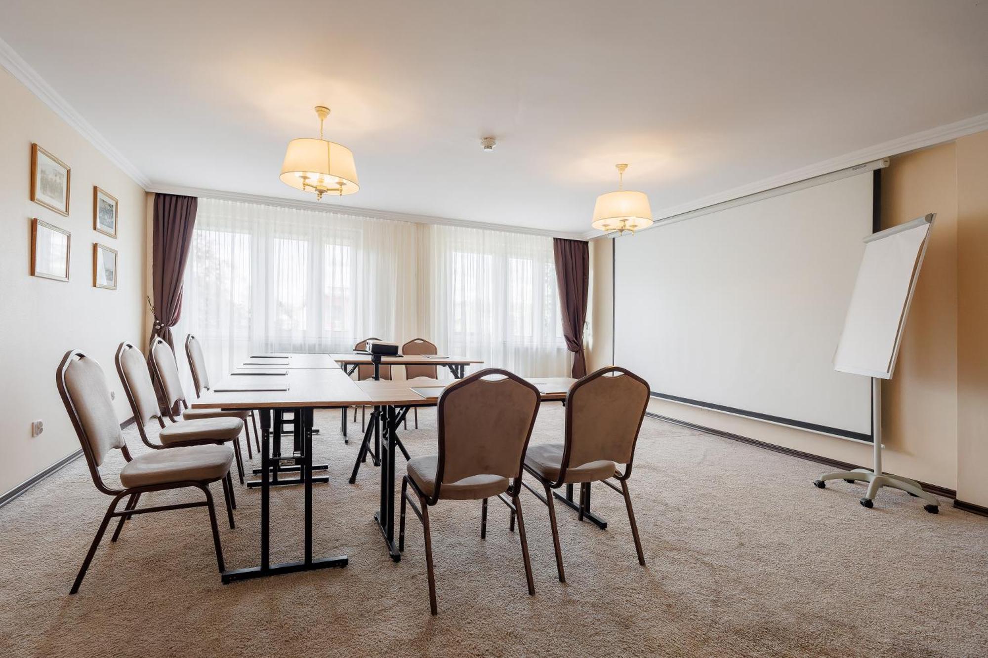 Hotel Cristal Park Tarnów Eksteriør bilde