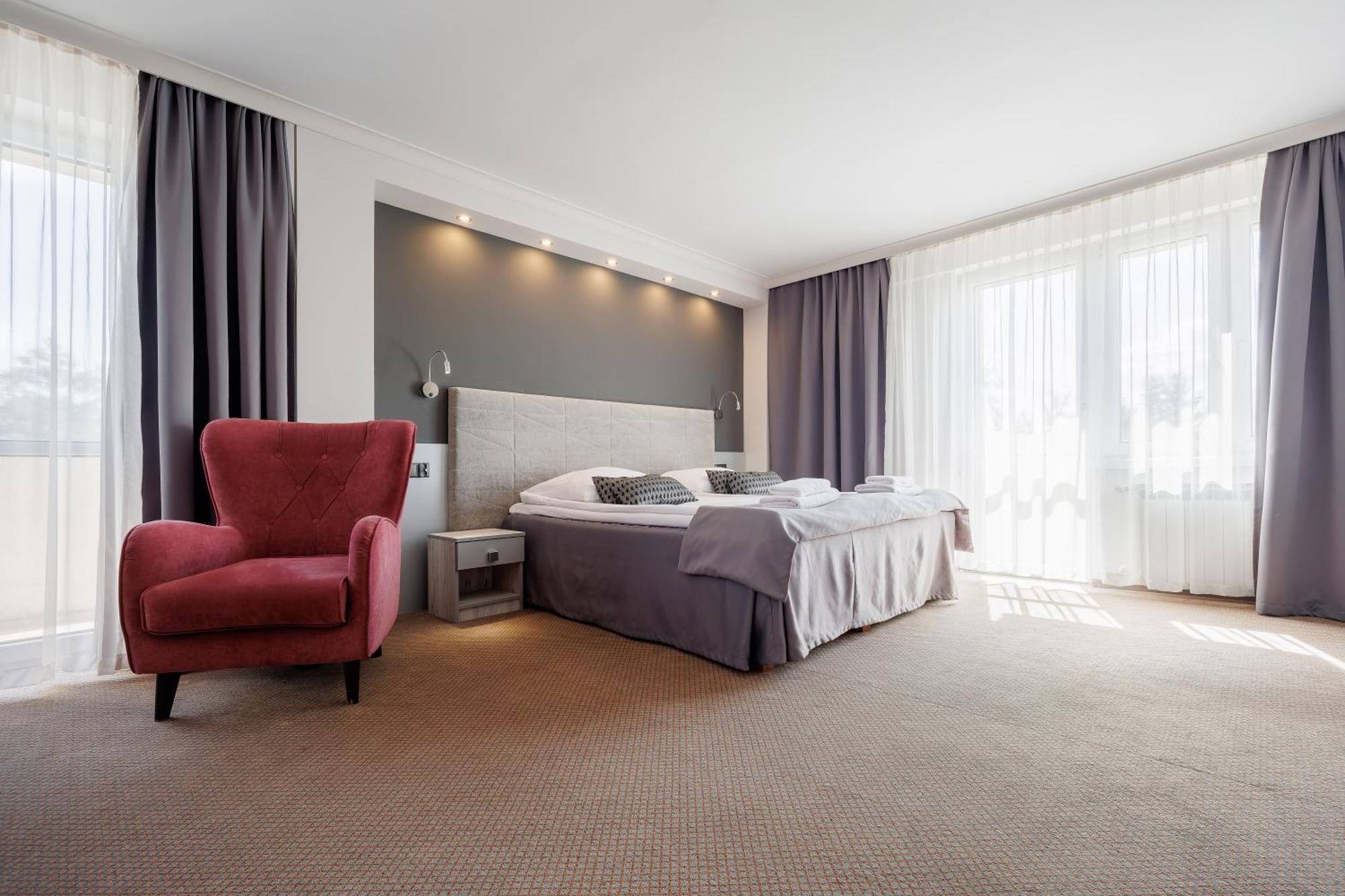 Hotel Cristal Park Tarnów Eksteriør bilde