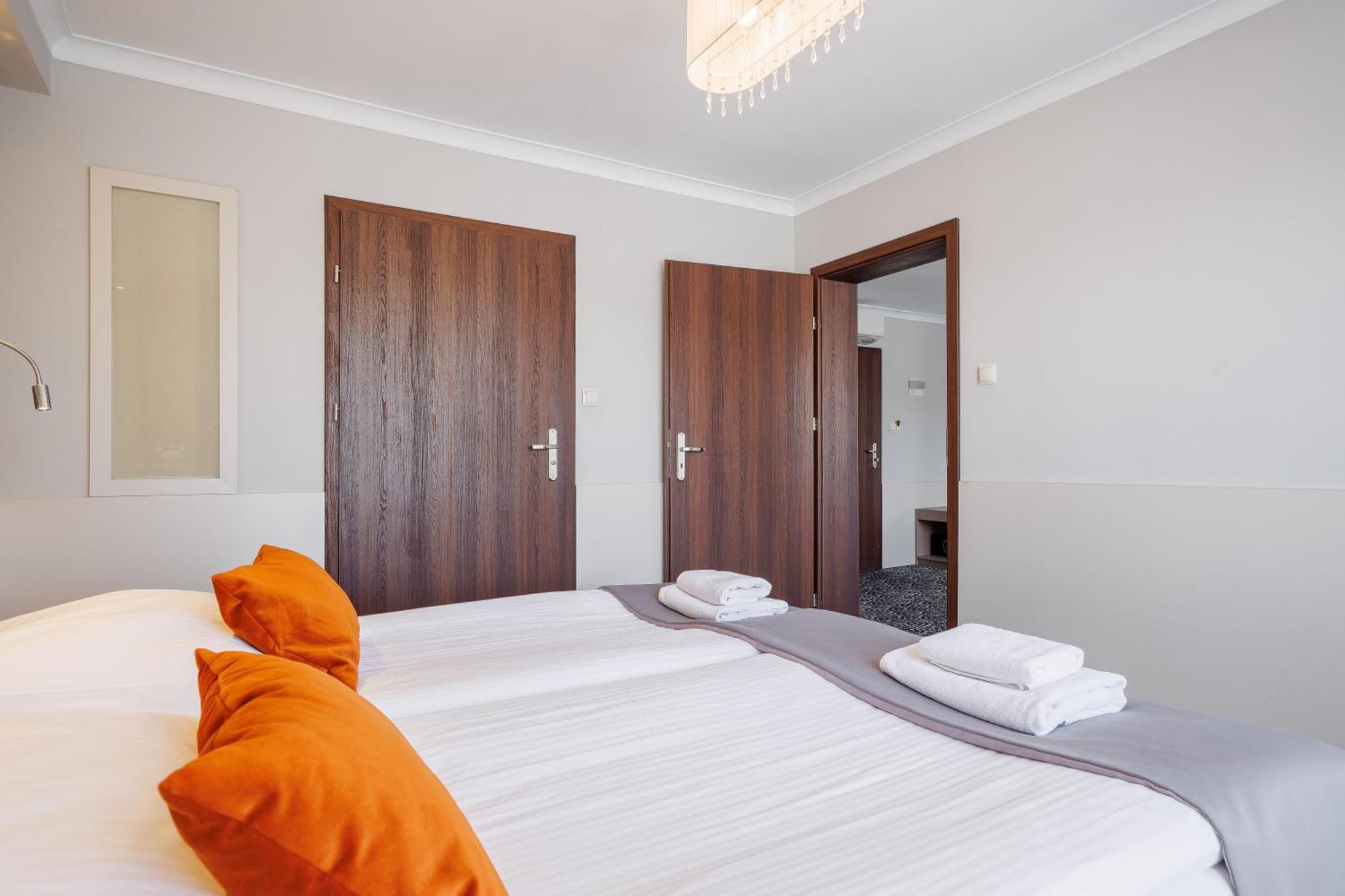 Hotel Cristal Park Tarnów Eksteriør bilde